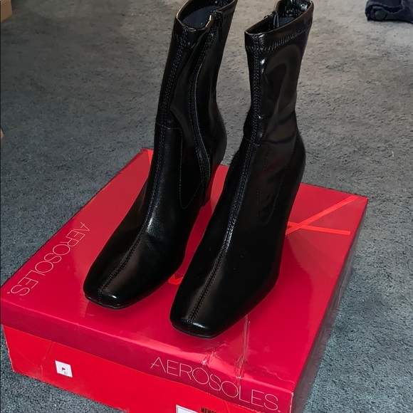 AEROSOLES Shoes - Brand new aerosoles bootie heels